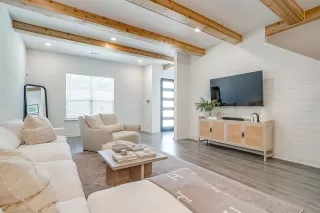 Photo #6: 21076995 Listing