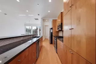 Photo #6: 21077718 Listing