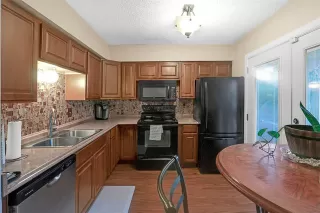 Photo #4: 21077744 Listing