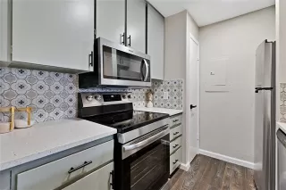 Photo #2: 21077766 Listing 