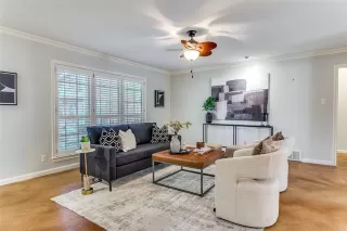 Photo #6: 21079679 Listing