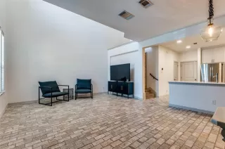 Photo #6: 21080096 Listing 