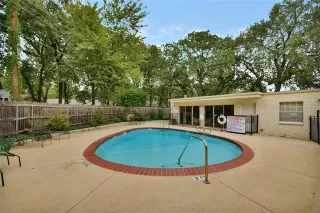 Photo #4: 21081704 Listing 