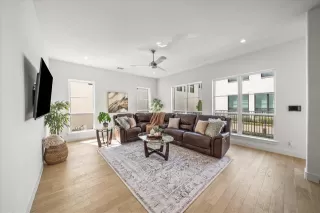 Photo #4: 21082858 Listing 