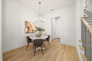 Photo #6: 21082858 Listing 