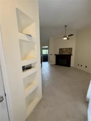 Photo #5: 21083470 Listing 