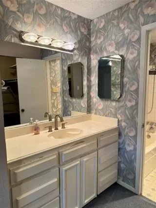 Photo #4: 21085159 Listing 