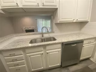 Photo #4: 21088945 Listing