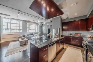 Photo #6: 21090653 Listing