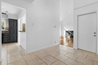 Photo #4: 21090785 Listing 