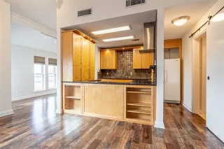 Photo #5: 21091797 Listing 