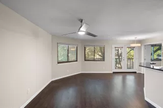 Photo #6: 21093250 Listing