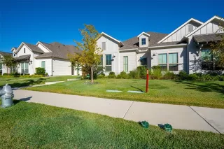 Photo #4: 21093549 Listing