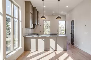Photo #6: 21094430 Listing