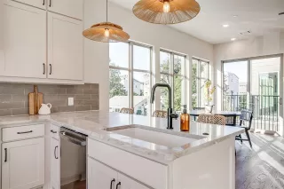Photo #6: 21094450 Listing