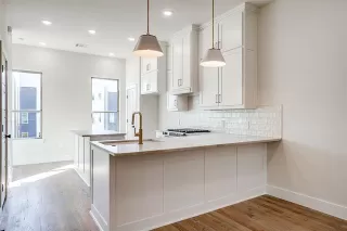 Photo #2: 21094753 Listing