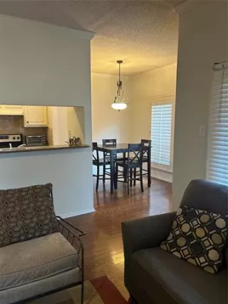 Photo #3: 21095872 Listing