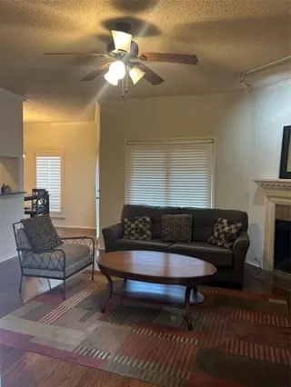 Photo #4: 21095872 Listing