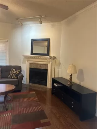 Photo #5: 21095872 Listing