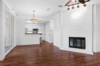 Photo #2: 21098471 Listing