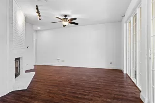 Photo #4: 21098471 Listing