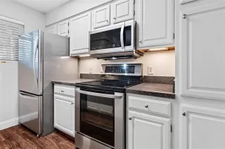 Photo #6: 21098471 Listing