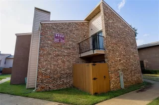 Photo #2: 21101340 Listing 