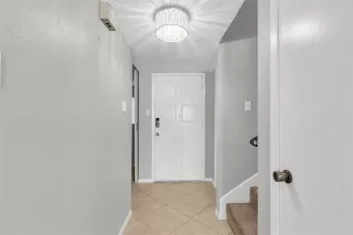 Photo #5: 21102010 Listing 