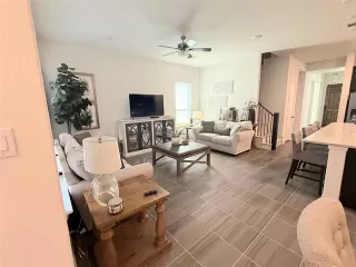 Photo #3: 21102256 Listing