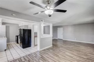 Photo #4: 21103375 Listing