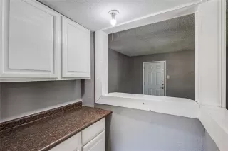 Photo #5: 21103375 Listing