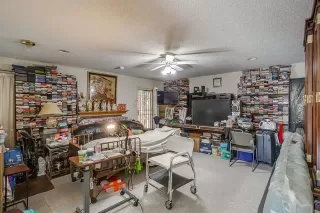 Photo #3: 21105336 Listing