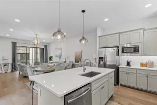 Photo #2: 21105554 Listing