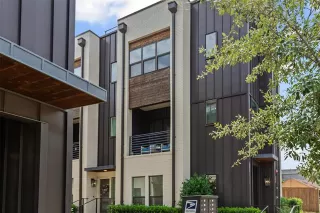 Photo #4: 21105554 Listing