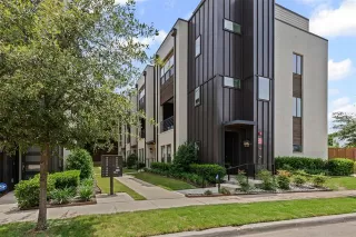 Photo #5: 21105554 Listing