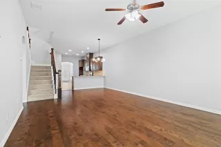 Photo #6: 21105611 Listing