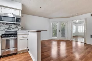 Photo #3: 21105625 Listing