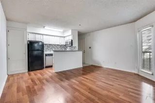 Photo #4: 21105625 Listing