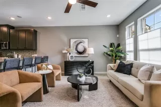 Photo #4: 21105653 Listing