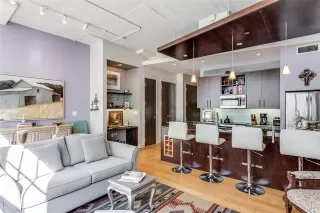 Photo #3: 21106093 Listing