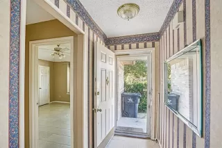 Photo #5: 21106099 Listing