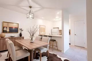 Photo #5: 21106505 Listing