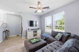 Photo #6: 21107370 Listing 