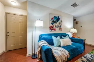 Photo #5: 21107926 Listing 