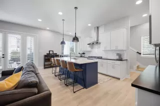 Photo #4: 21108548 Listing