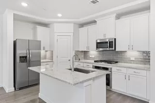 Photo #5: 21108633 Listing 