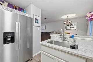 Photo #4: 21110974 Listing