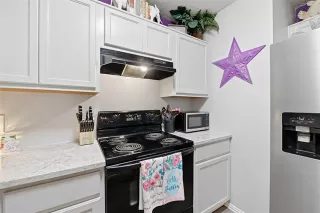 Photo #6: 21110974 Listing