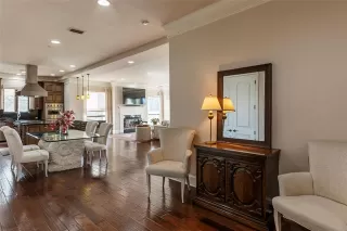 Photo #6: 21111382 Listing