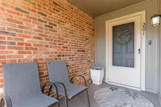 MLS: 21112312 Condo For Sale